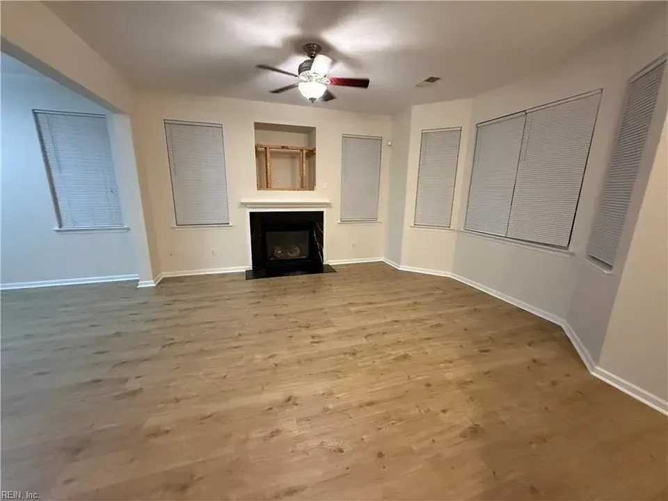 3 Bed 2 Bath Established Contemporary Home in Virginia Beach, VA - 4