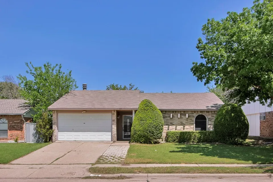 3 Bed 2 Bath Established Mid-Century Residence in Allen, TX - 1