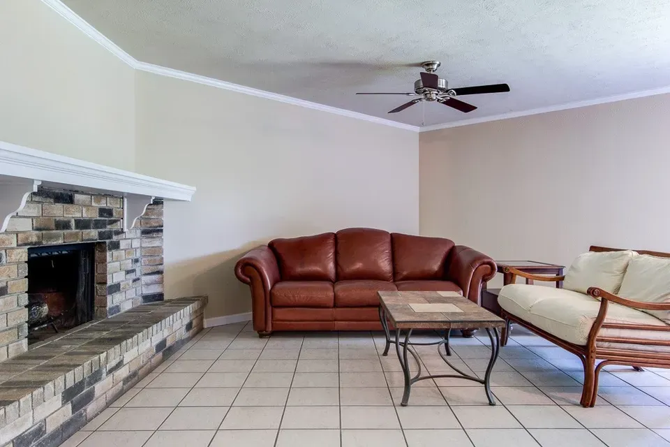 3 Bed 2 Bath Established Mid-Century Residence in Allen, TX - 2