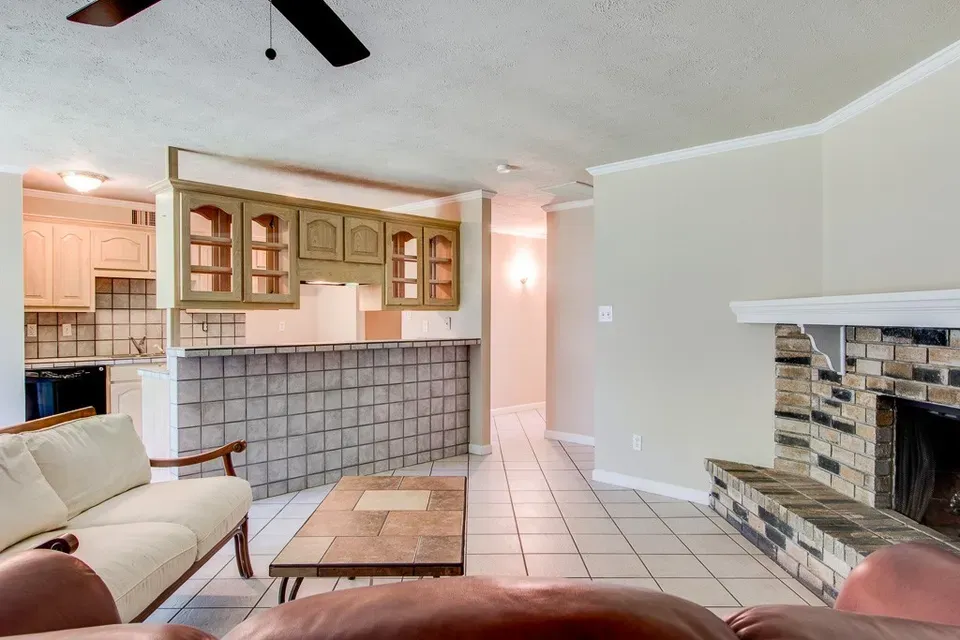 3 Bed 2 Bath Established Mid-Century Residence in Allen, TX - 4