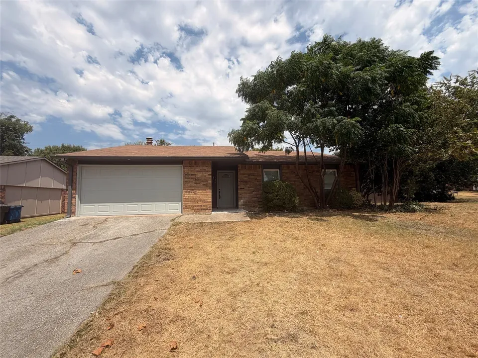 3 Bed 2 Bath Established Mid-Century Residence in Allen, TX - 2