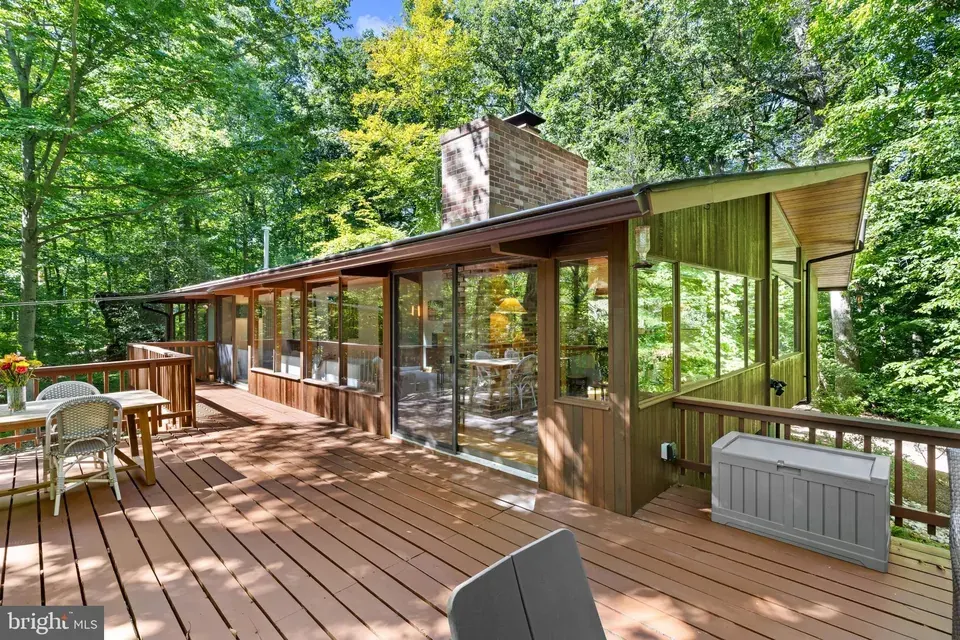 3 Bed 2 Bath Established Mid-Century Residence in Annapolis, MD