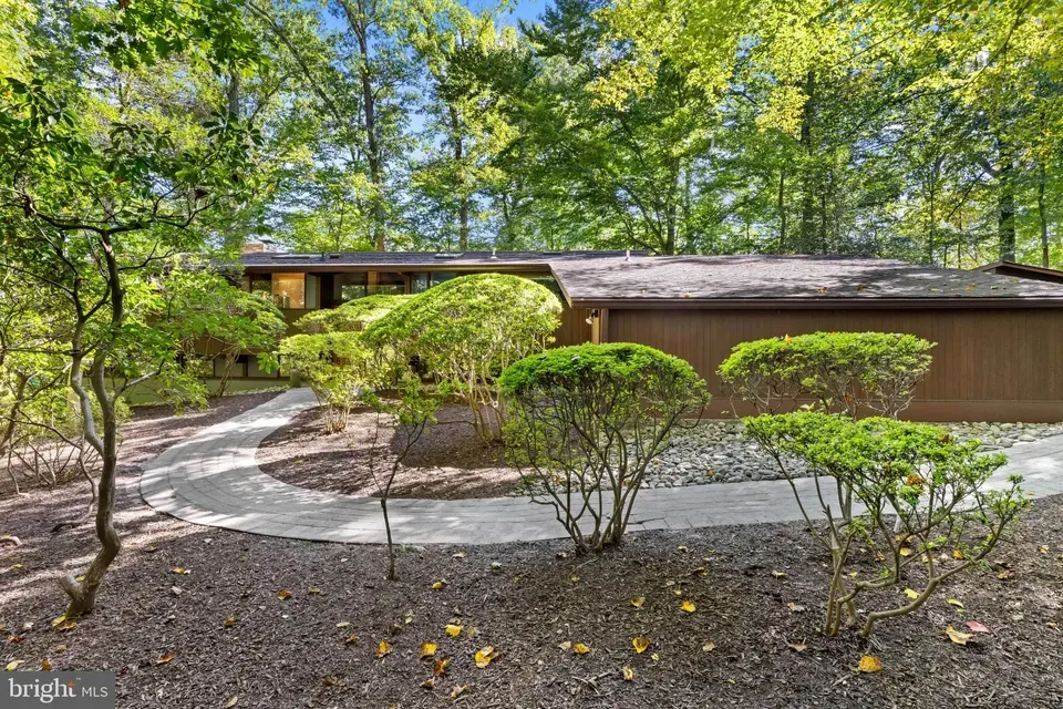3 Bed 2 Bath Established Mid-Century Residence in Annapolis, MD - 2