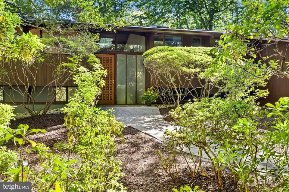 3 Bed 2 Bath Established Mid-Century Residence in Annapolis, MD - 4