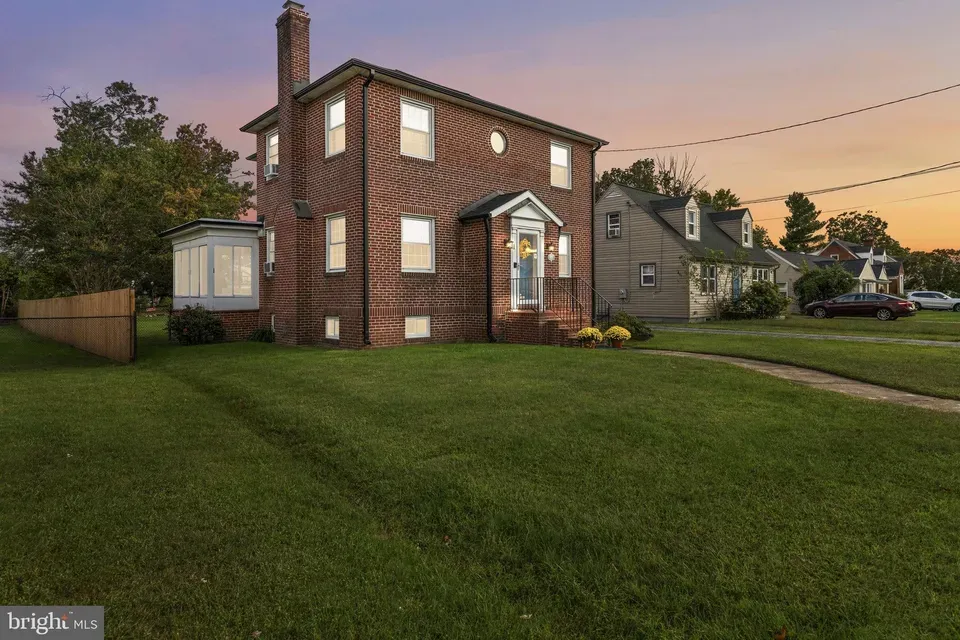 3 Bed 2 Bath Established Mid-Century Residence in Baltimore, MD