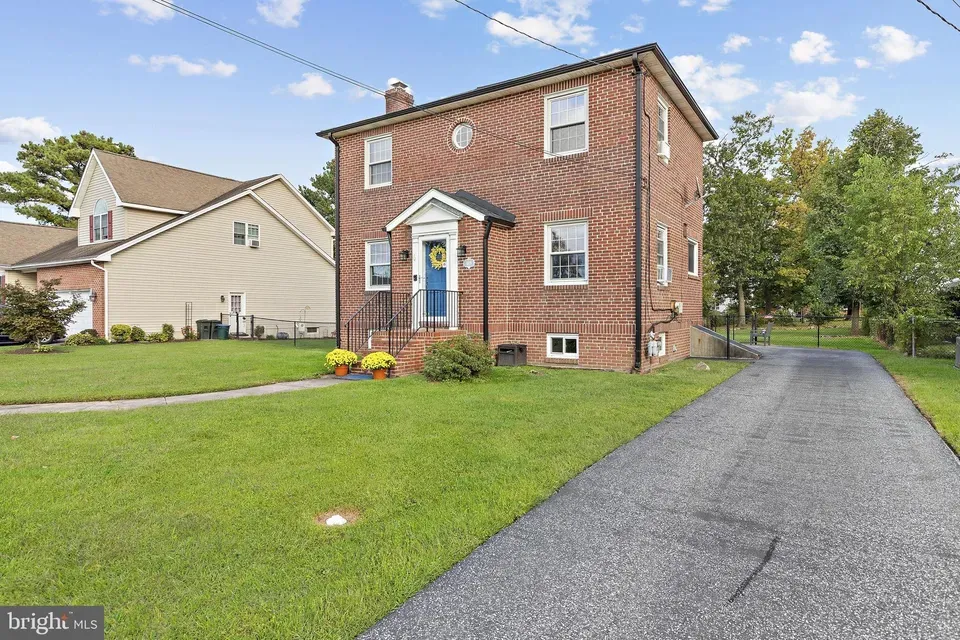 3 Bed 2 Bath Established Mid-Century Residence in Baltimore, MD - 3