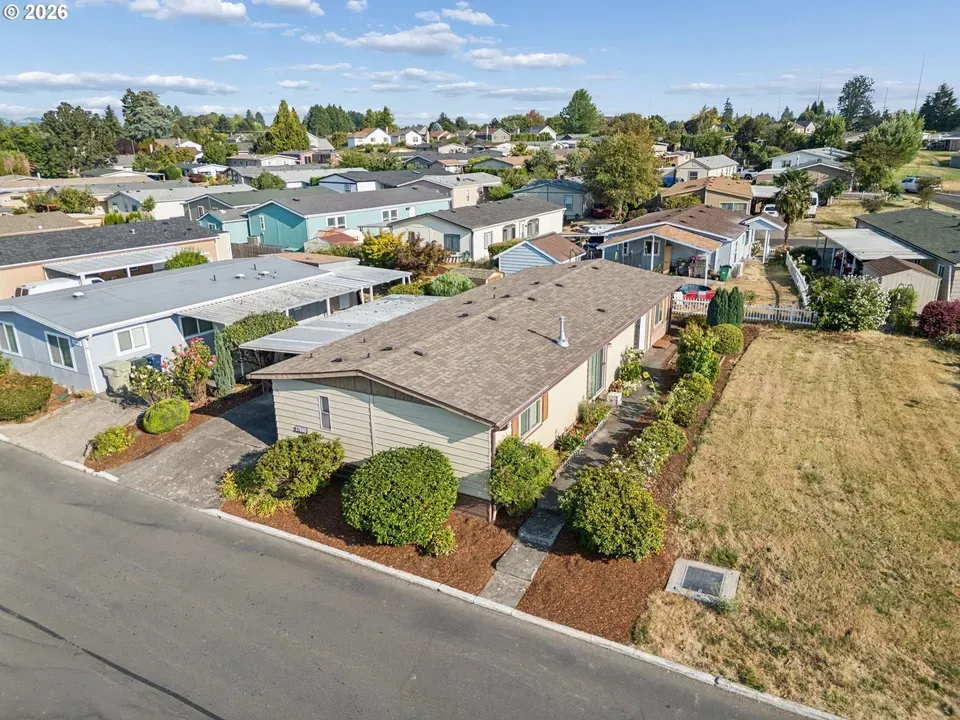 3 Bed 2 Bath Established Mid-Century Residence in Beaverton, OR - 3