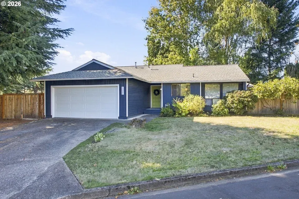 3 Bed 2 Bath Established Mid-Century Residence in Beaverton, OR