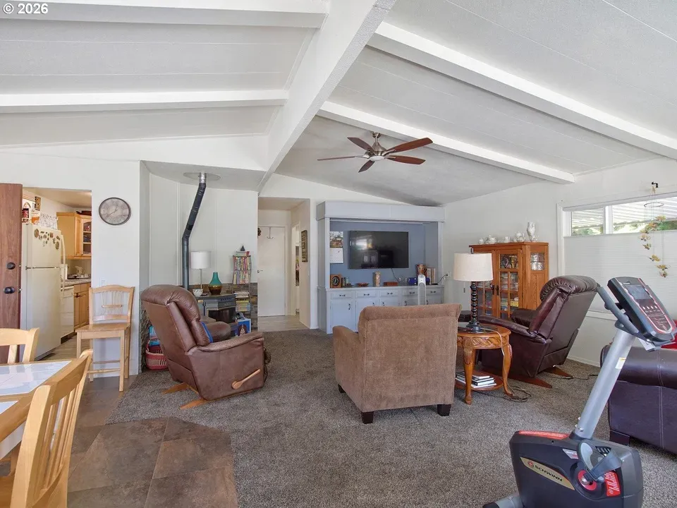 3 Bed 2 Bath Established Mid-Century Residence in Beaverton, OR - 4
