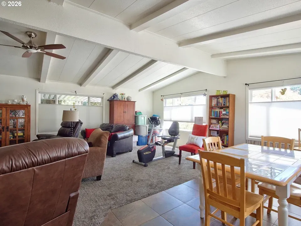 3 Bed 2 Bath Established Mid-Century Residence in Beaverton, OR - 5