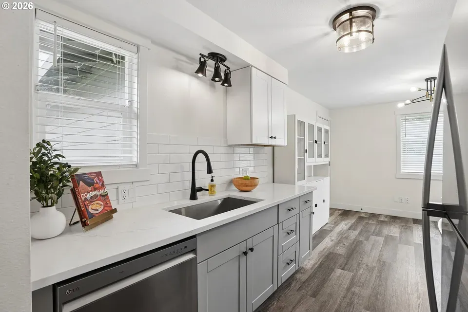 3 Bed 2 Bath Established Mid-Century Residence in Beaverton, OR - 5