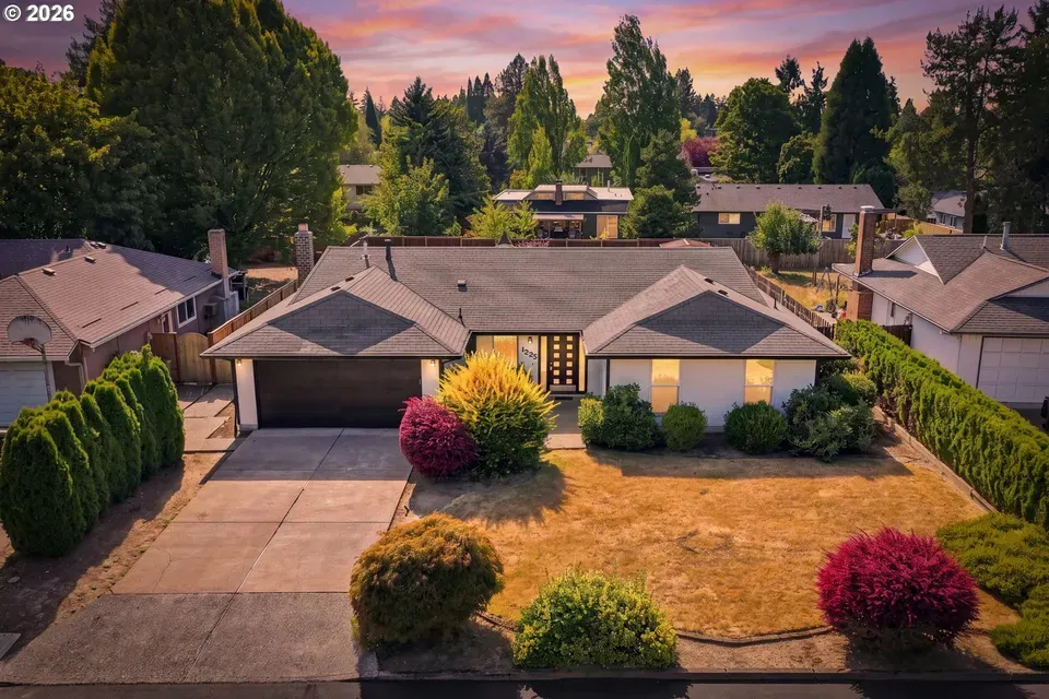 3 Bed 2 Bath Established Mid-Century Residence in Beaverton, OR - 1