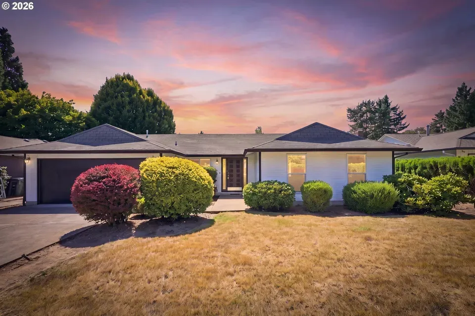3 Bed 2 Bath Established Mid-Century Residence in Beaverton, OR - 2