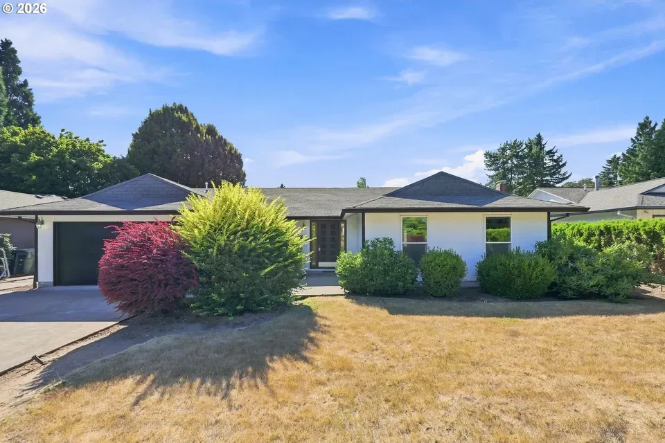 3 Bed 2 Bath Established Mid-Century Residence in Beaverton, OR - 5