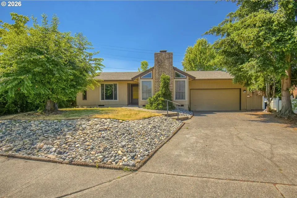 3 Bed 2 Bath Established Mid-Century Residence in Beaverton, OR