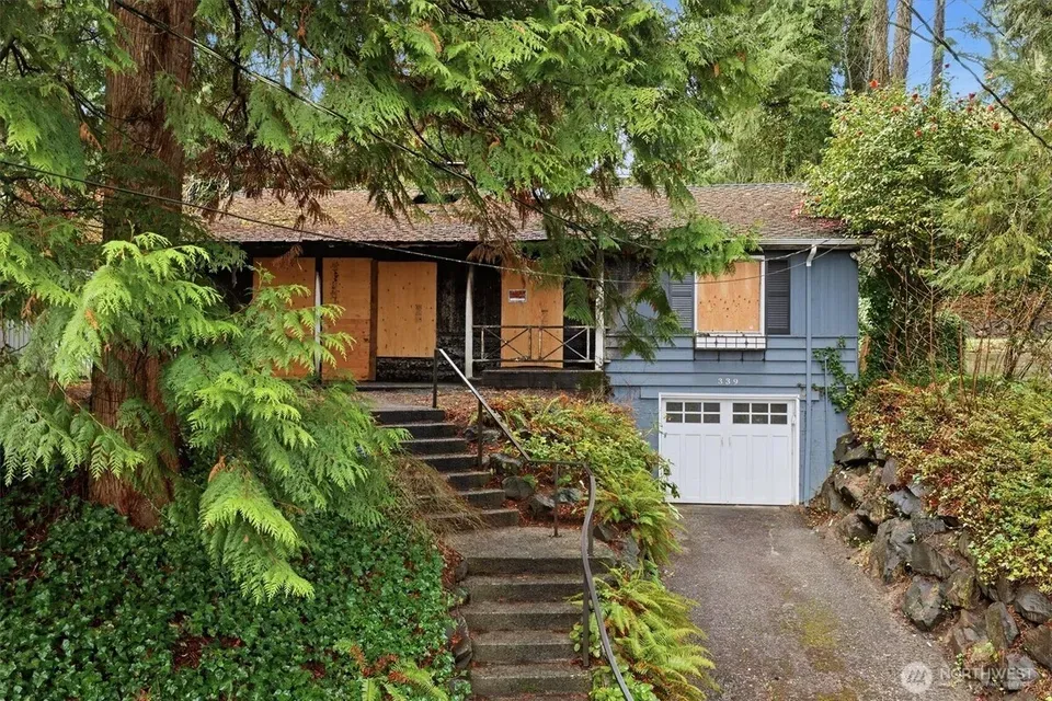 3 Bed 2 Bath Established Mid-Century Residence in Bellevue, WA - 2