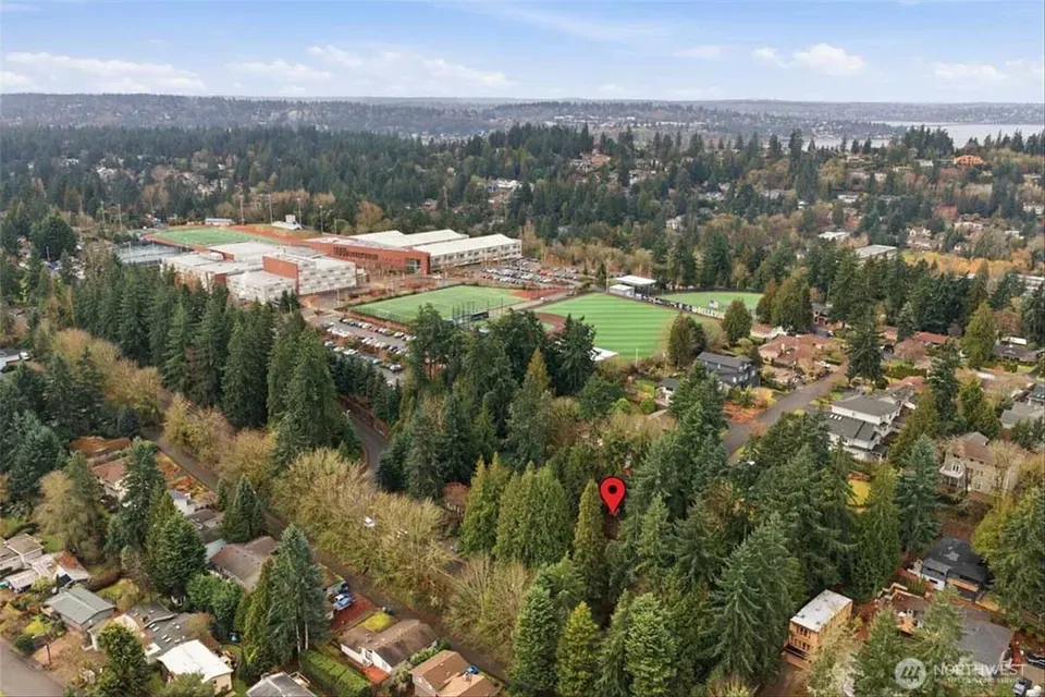 3 Bed 2 Bath Established Mid-Century Residence in Bellevue, WA - 3