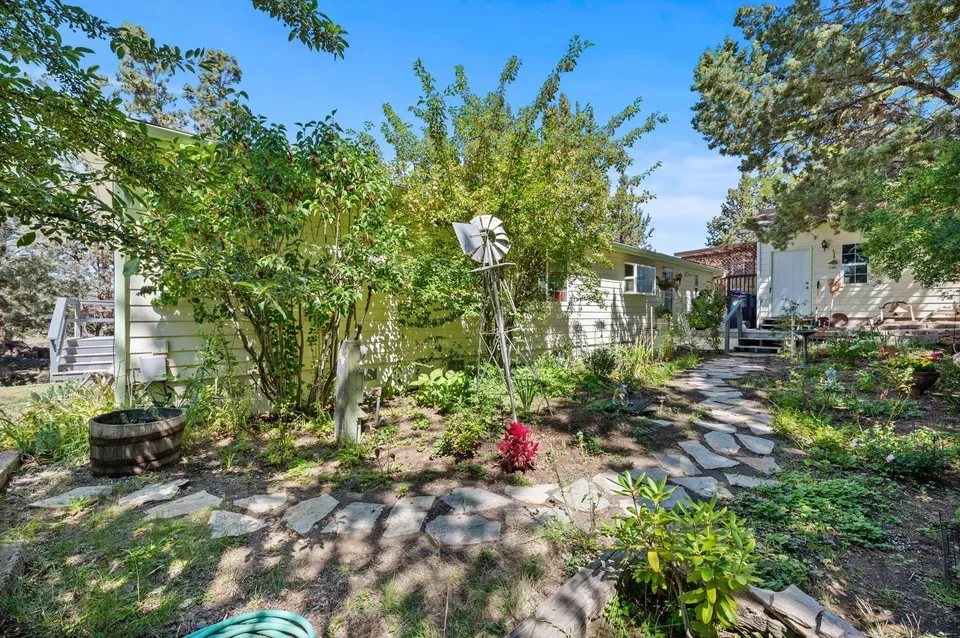 3 Bed 2 Bath Established Mid-Century Residence in Bend, OR - 4