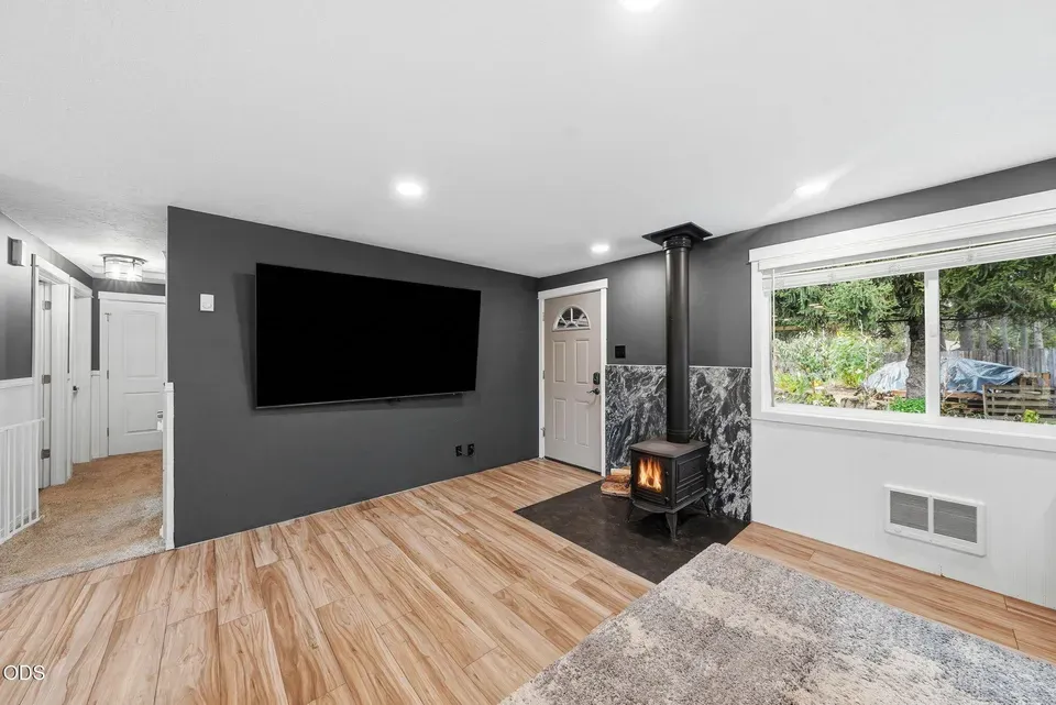 3 Bed 2 Bath Established Mid-Century Residence in Bend, OR - 4