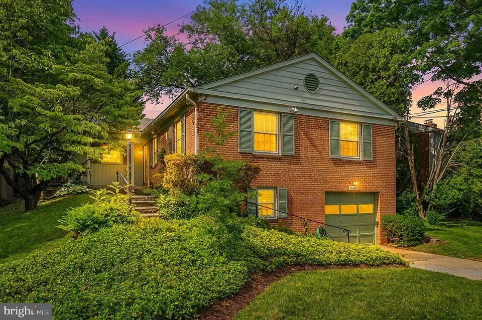 3 Bed 2 Bath Established Mid-Century Residence in Bethesda, MD - 2
