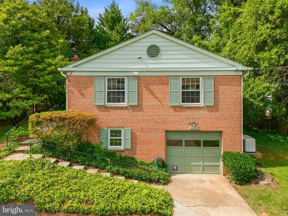 3 Bed 2 Bath Established Mid-Century Residence in Bethesda, MD - 3
