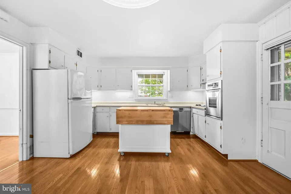 3 Bed 2 Bath Established Mid-Century Residence in Bethesda, MD - 5