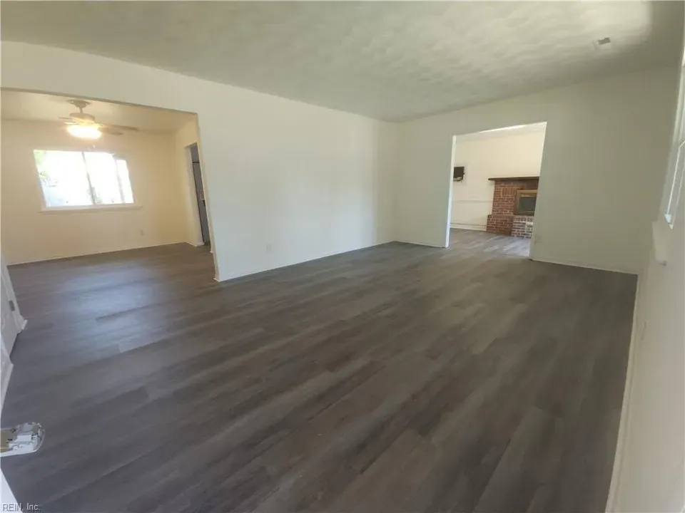 3 Bed 2 Bath Established Mid-Century Residence in Chesapeake, VA - 2