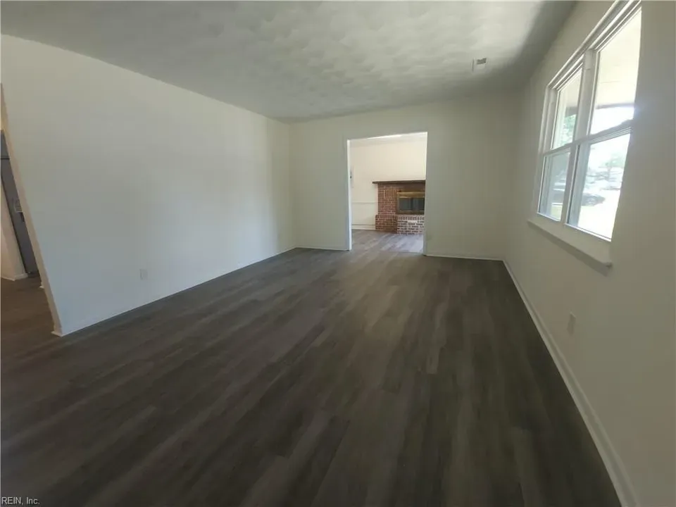 3 Bed 2 Bath Established Mid-Century Residence in Chesapeake, VA - 3