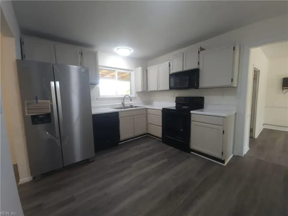 3 Bed 2 Bath Established Mid-Century Residence in Chesapeake, VA - 5