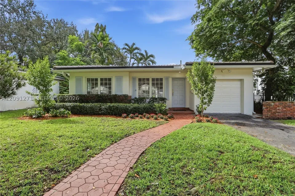 3 Bed 2 Bath Established Mid-Century Residence in Coral Gables, FL - 3