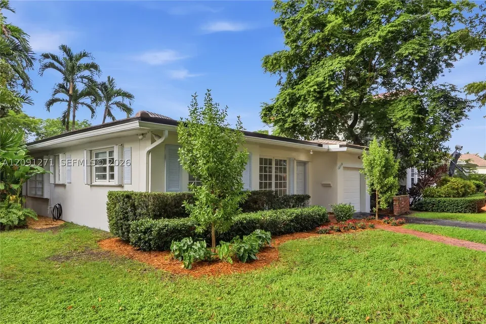 3 Bed 2 Bath Established Mid-Century Residence in Coral Gables, FL - 5