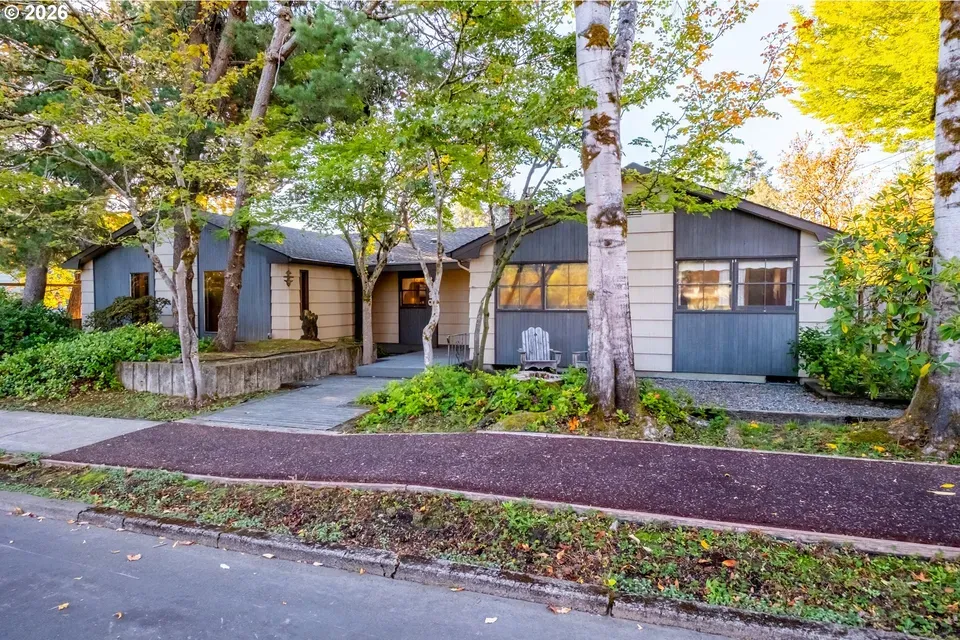 3 Bed 2 Bath Established Mid-Century Residence in Corvallis, OR - 2
