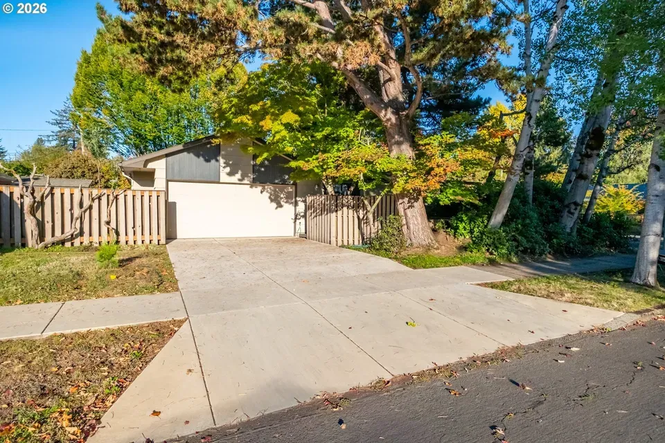 3 Bed 2 Bath Established Mid-Century Residence in Corvallis, OR - 4