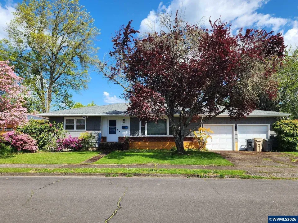 3 Bed 2 Bath Established Mid-Century Residence in Corvallis, OR