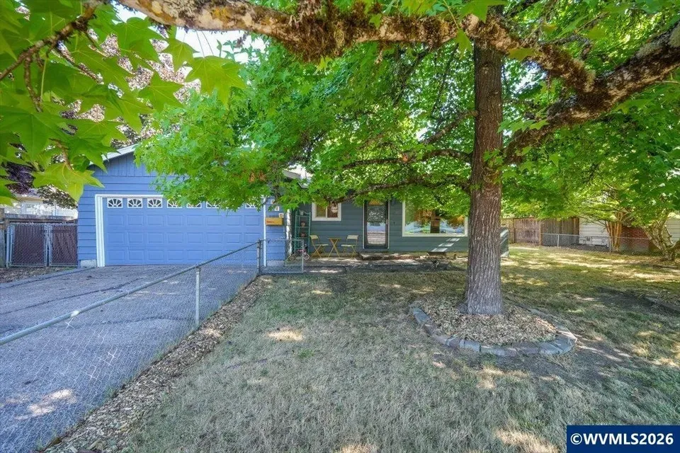 3 Bed 2 Bath Established Mid-Century Residence in Corvallis, OR - 1