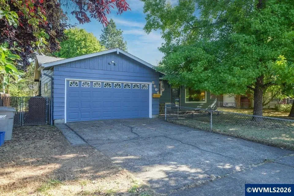 3 Bed 2 Bath Established Mid-Century Residence in Corvallis, OR - 2