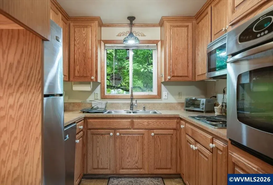 3 Bed 2 Bath Established Mid-Century Residence in Corvallis, OR - 4