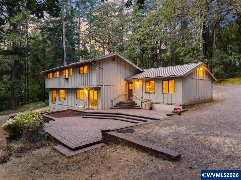 3 Bed 2 Bath Established Mid-Century Residence in Corvallis, OR - 2