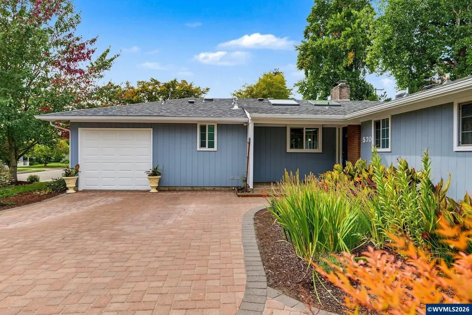 3 Bed 2 Bath Established Mid-Century Residence in Corvallis, OR - 3