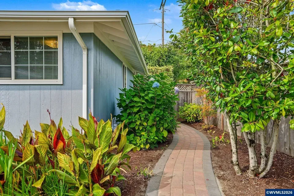 3 Bed 2 Bath Established Mid-Century Residence in Corvallis, OR - 5