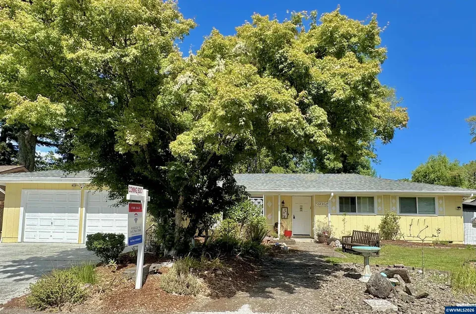3 Bed 2 Bath Established Mid-Century Residence in Corvallis, OR