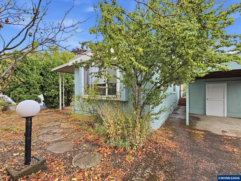 3 Bed 2 Bath Established Mid-Century Residence in Corvallis, OR - 1