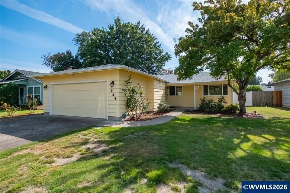 3 Bed 2 Bath Established Mid-Century Residence in Corvallis, OR - 1