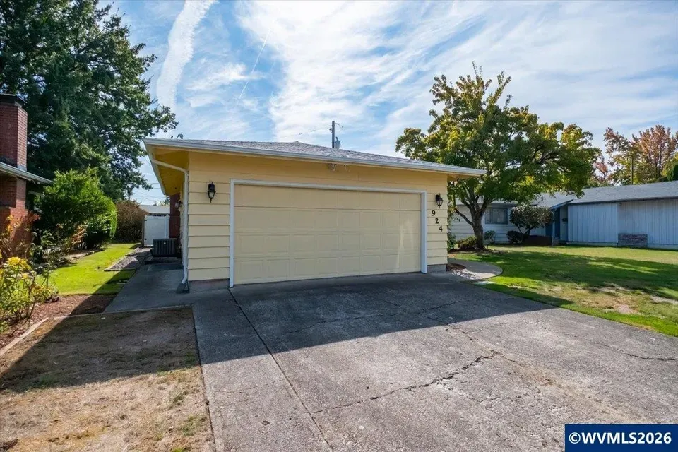 3 Bed 2 Bath Established Mid-Century Residence in Corvallis, OR - 3