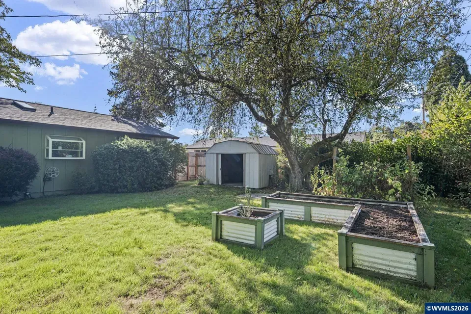 3 Bed 2 Bath Established Mid-Century Residence in Corvallis, OR - 2