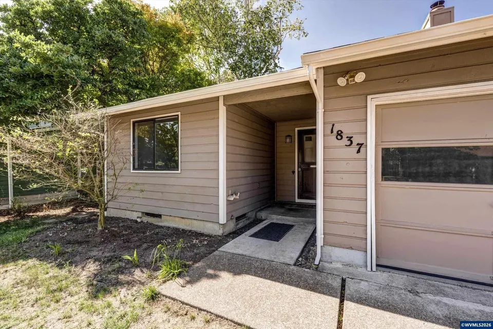 3 Bed 2 Bath Established Mid-Century Residence in Corvallis, OR - 2