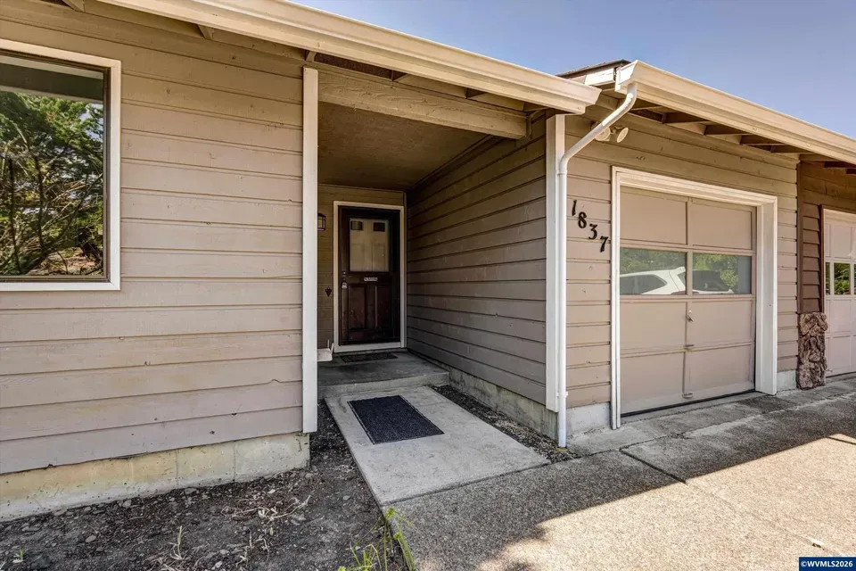 3 Bed 2 Bath Established Mid-Century Residence in Corvallis, OR - 3