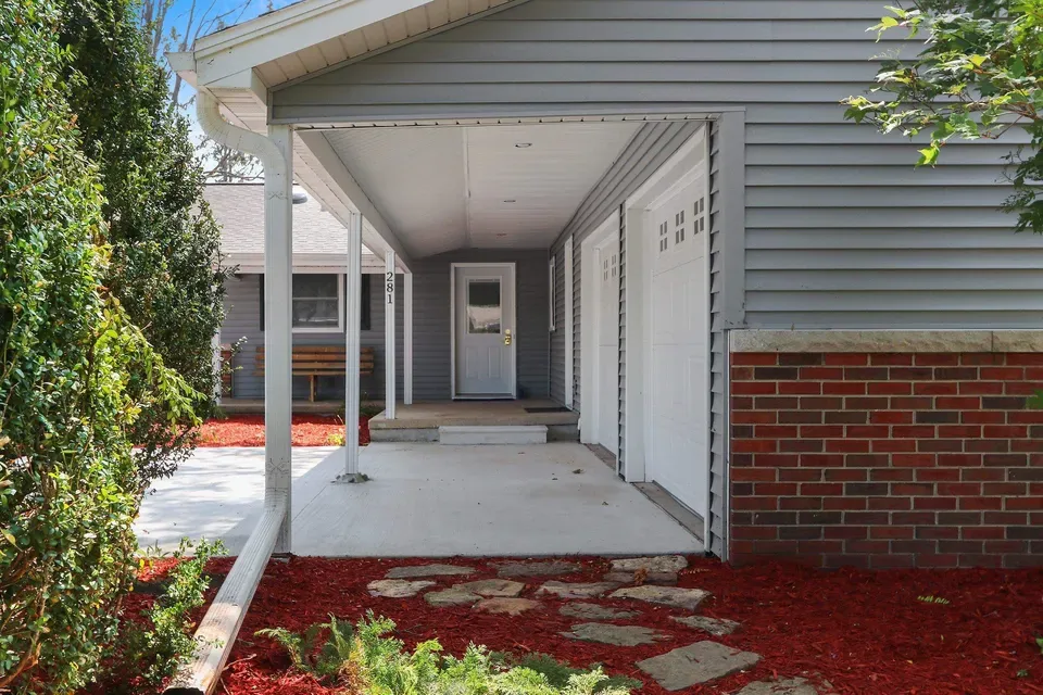 3 Bed 2 Bath Established Mid-Century Residence in Green Bay, WI - 5