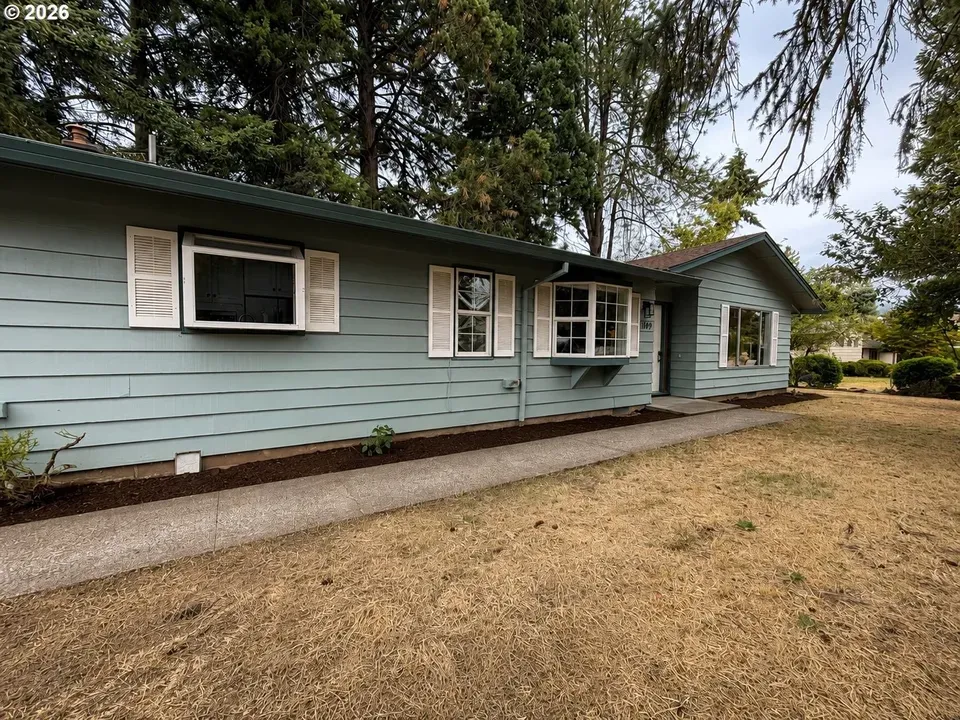 3 Bed 2 Bath Established Mid-Century Residence in Hillsboro, OR - 2