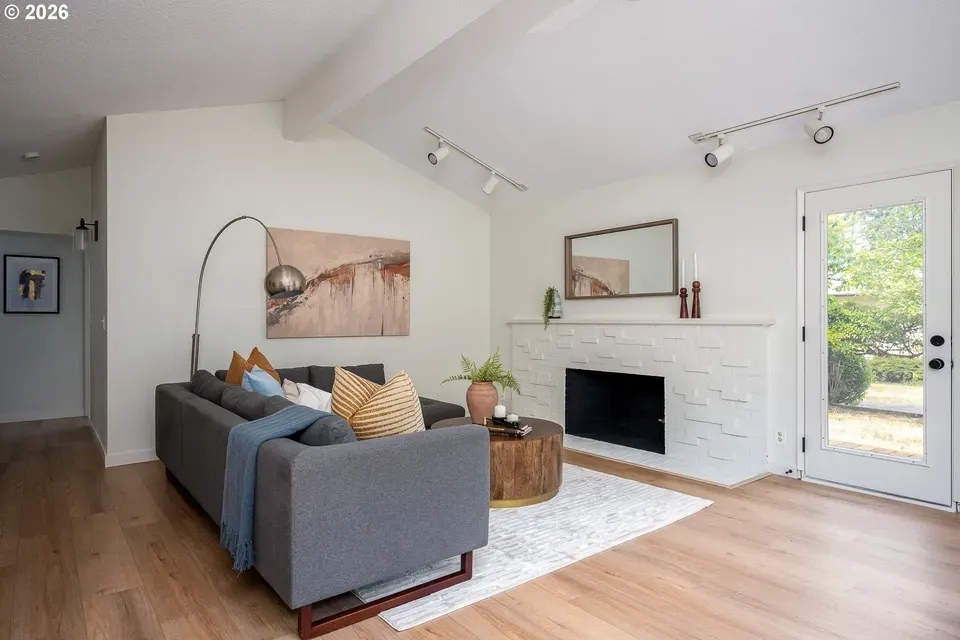 3 Bed 2 Bath Established Mid-Century Residence in Hillsboro, OR - 3